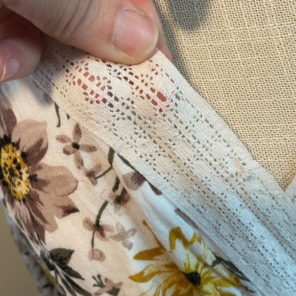 Torrid Ivory Floral Print Lace Trim Cold Shoulder Midi Dress Size 2 - Picture 9 of 13